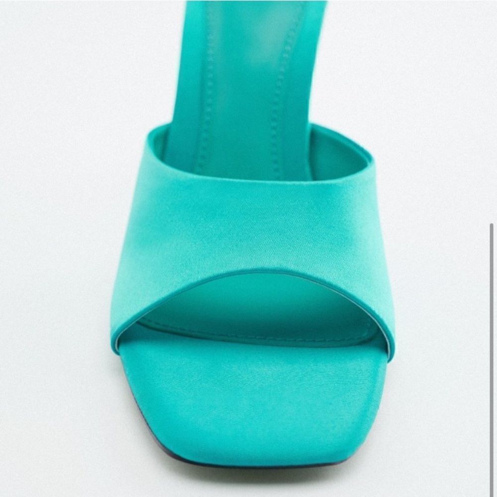 Zara Blue Clear Block Heels - Picture 3 of 8